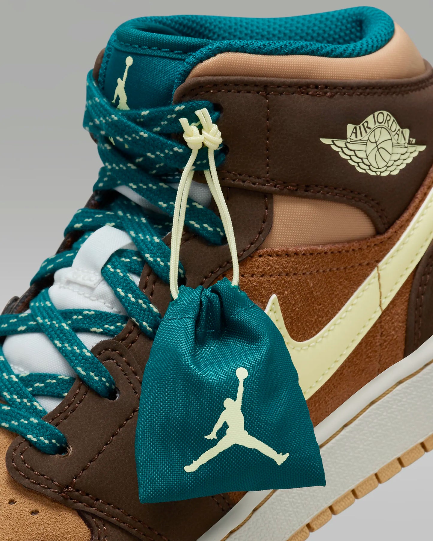 Air Jordan 1 Mid 'Cacao Wow' GS